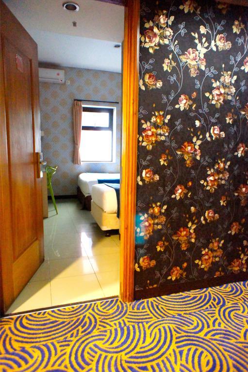 Mine Home Hotel Bandung Exteriör bild