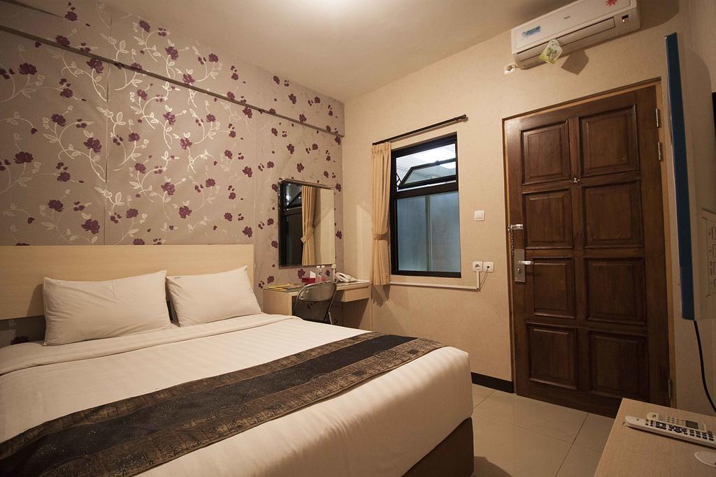 Mine Home Hotel Bandung Exteriör bild