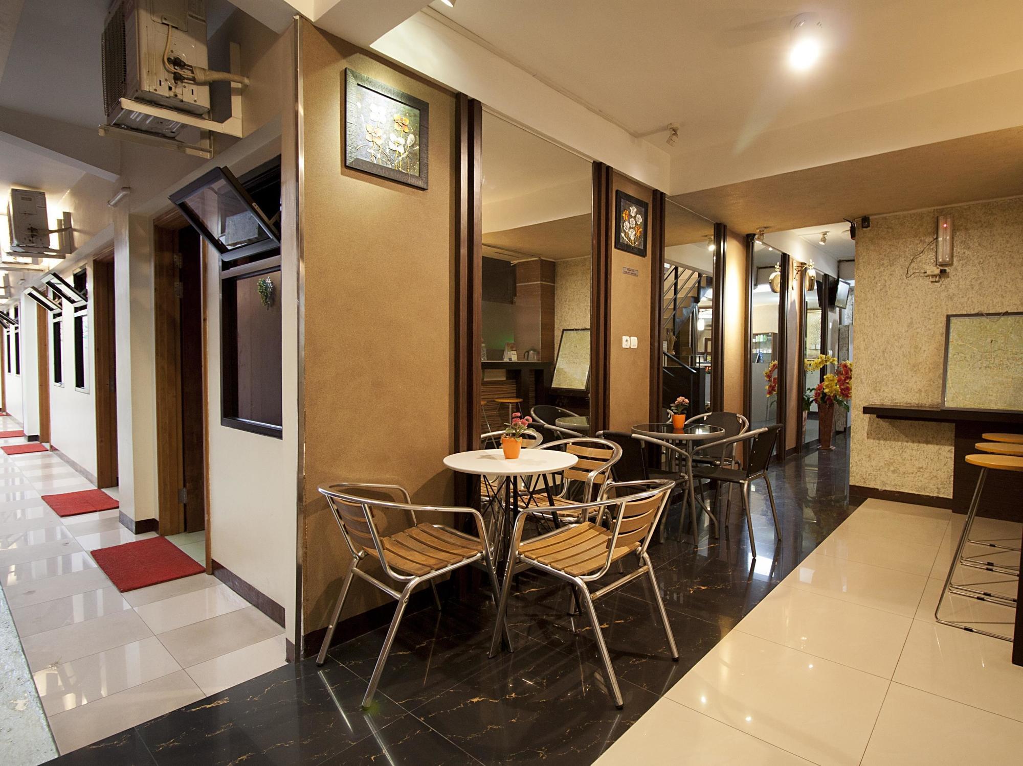 Mine Home Hotel Bandung Exteriör bild